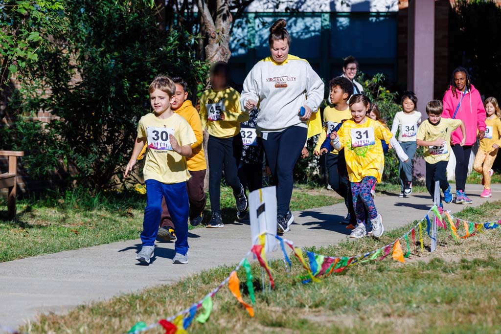 students running