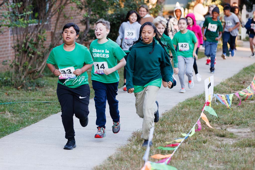 students running