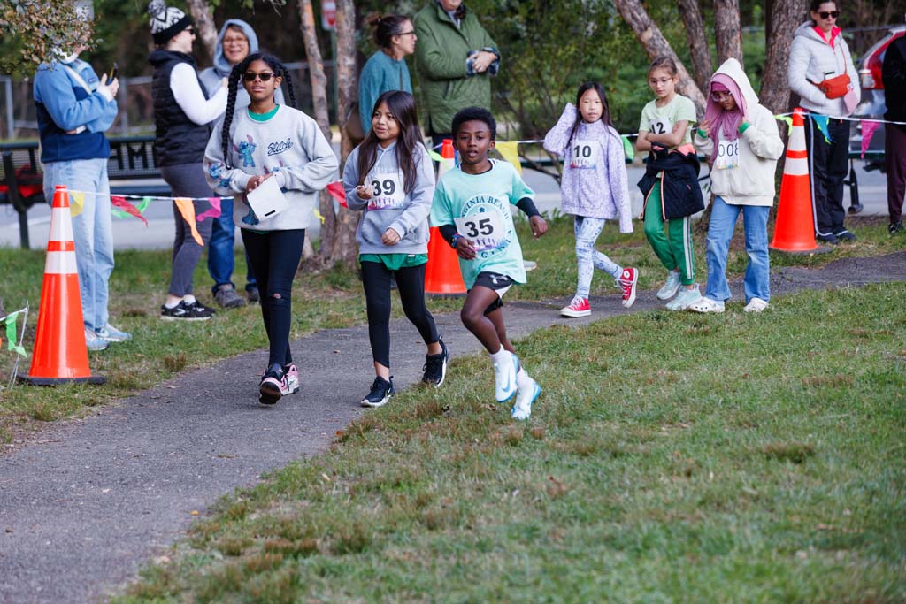 students running