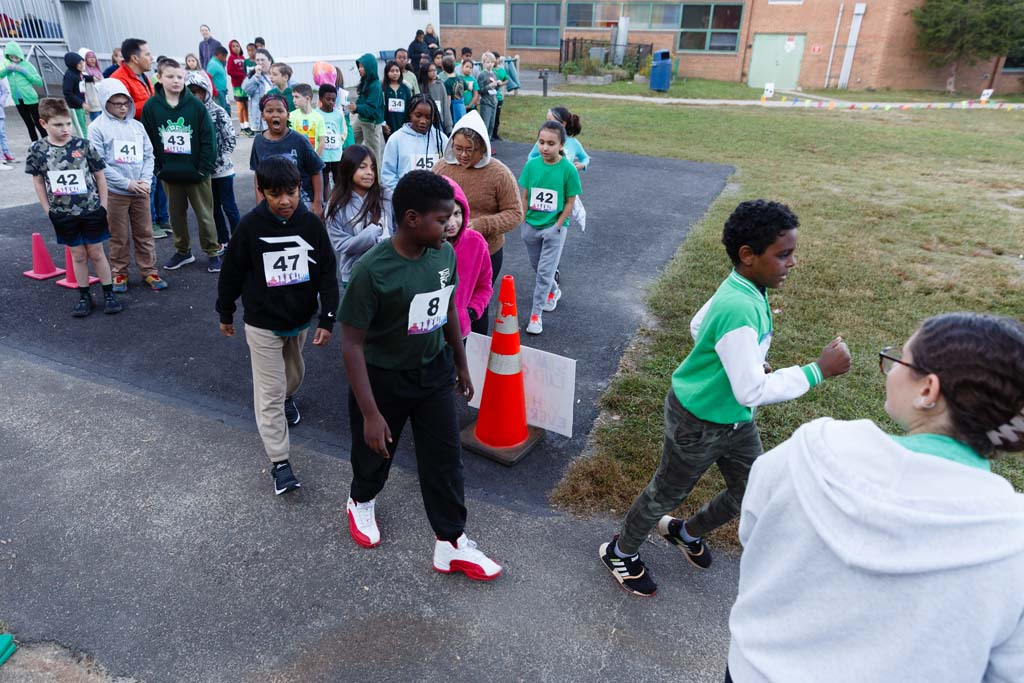 students running